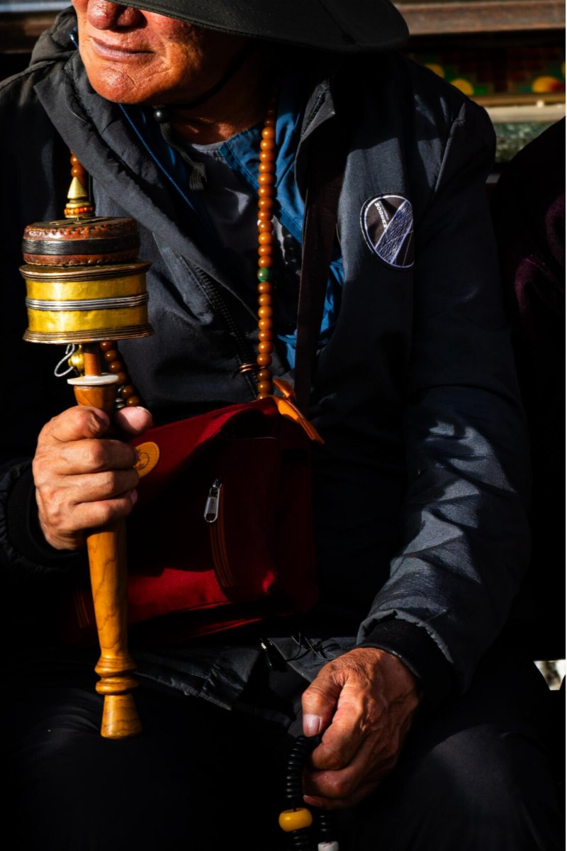 Dall’Himalaya alla Toscana – Quando l’artigianato tibetano incontra l’estetica italiana moderna