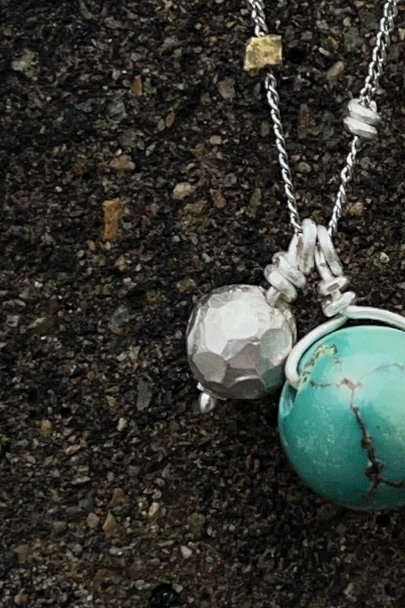 Sferis dualis · Collana in Argento con Turchese Naturale e Sfera in Argento 999