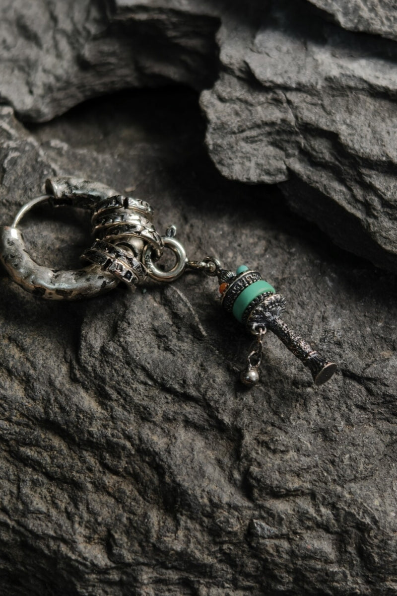 dettaglio-piccole-perle-turchese-corallo-lungo-catena
