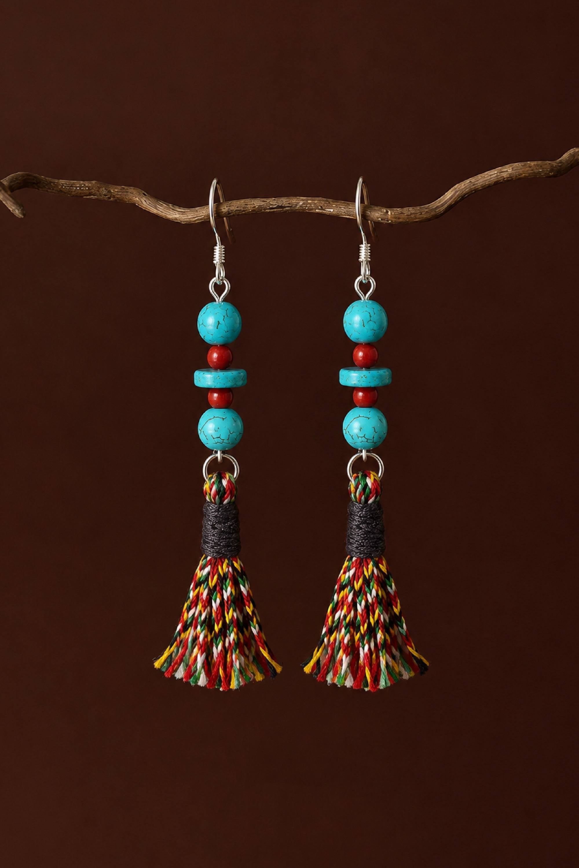 Fiume Colorato · Orecchini Tibetani con Turchese, Corniola e Nappe Colorate